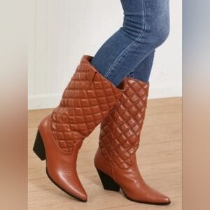 Cape Robbin Women's Tan Quilted Boots NWT
